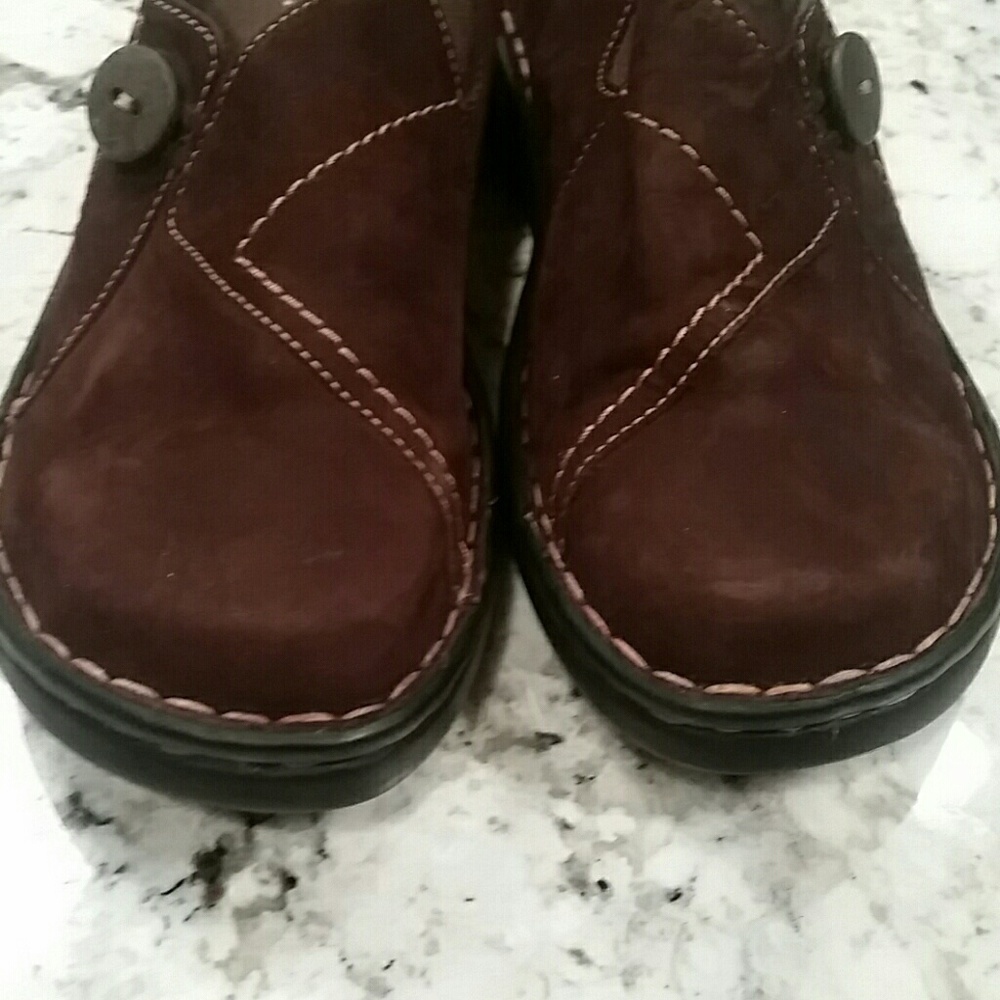 Clarks Brown Suede Slip-On Slide Oxfords 6M - Picture 8 of 8